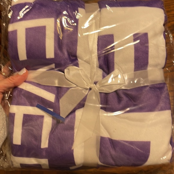 Inspirational box soft throw blacker 50” x 65” eye mask fuzzy socks and card - Picture 5 of 7